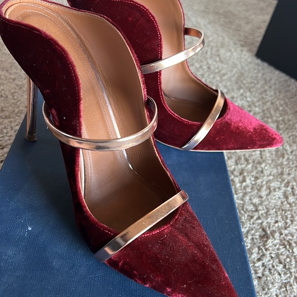 Malone Souliers burgundy/rose gold velvet heels in size 39.5 - Picture 3 of 3